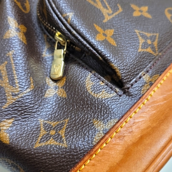 💎Authentic Louis Vuitton MM Montsouris Backpack - Picture 9 of 16